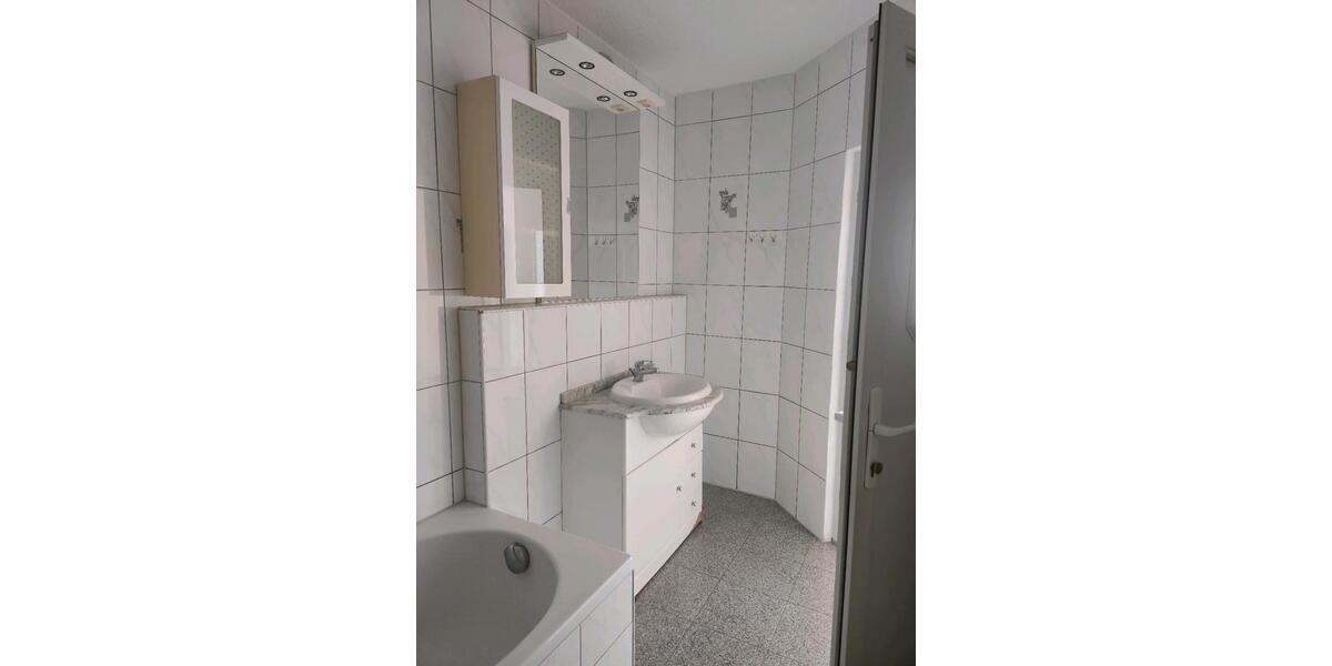 Erdgeschoßwohnung Geislingen - 3 Zimmer, 80 m&sup2;, 380&euro; | Angebot:24661621