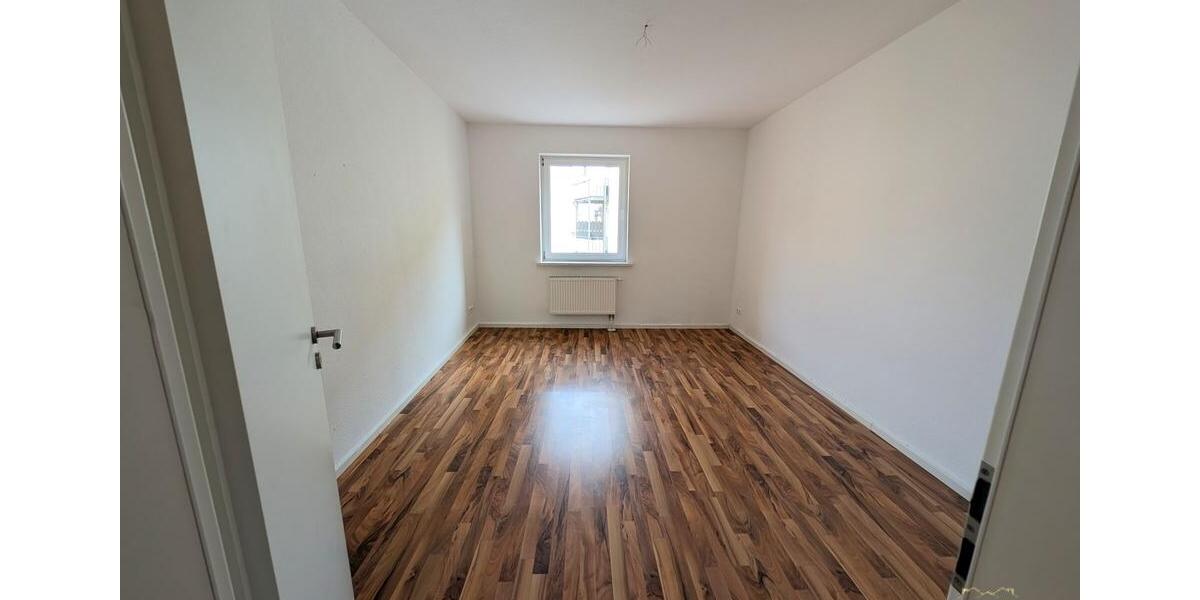 Etagenwohnung Bitterfeld-Wolfen Bitterfeld - 4 Zimmer, 92 m&sup2;, 650&euro; | Angebot:26442517