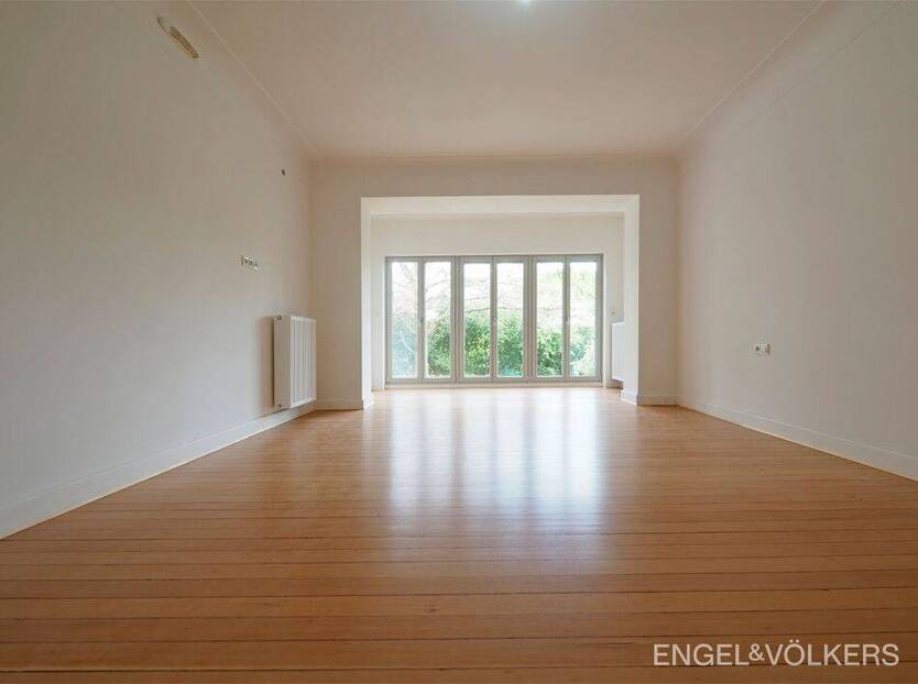 Altbau trifft modernen Stil: Kernsanierte Erdgeschoßwohnung auf dem Rotenbühl!