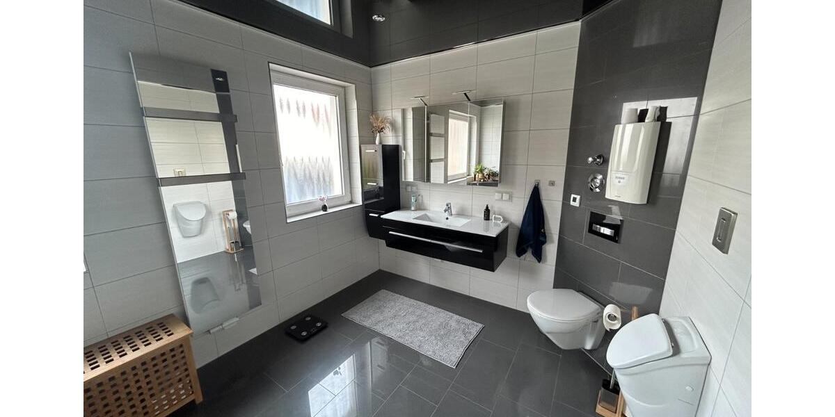 Etagenwohnung Kassel - 4 Zimmer, 105 m&sup2;, 1.200&euro; | Angebot:26623487