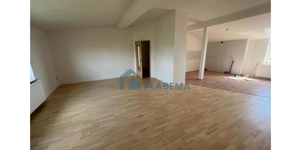 Dachgeschoßwohnung Schwerin - 4 Zimmer, 105 m&sup2;, 1.470&euro; | Angebot:24980118