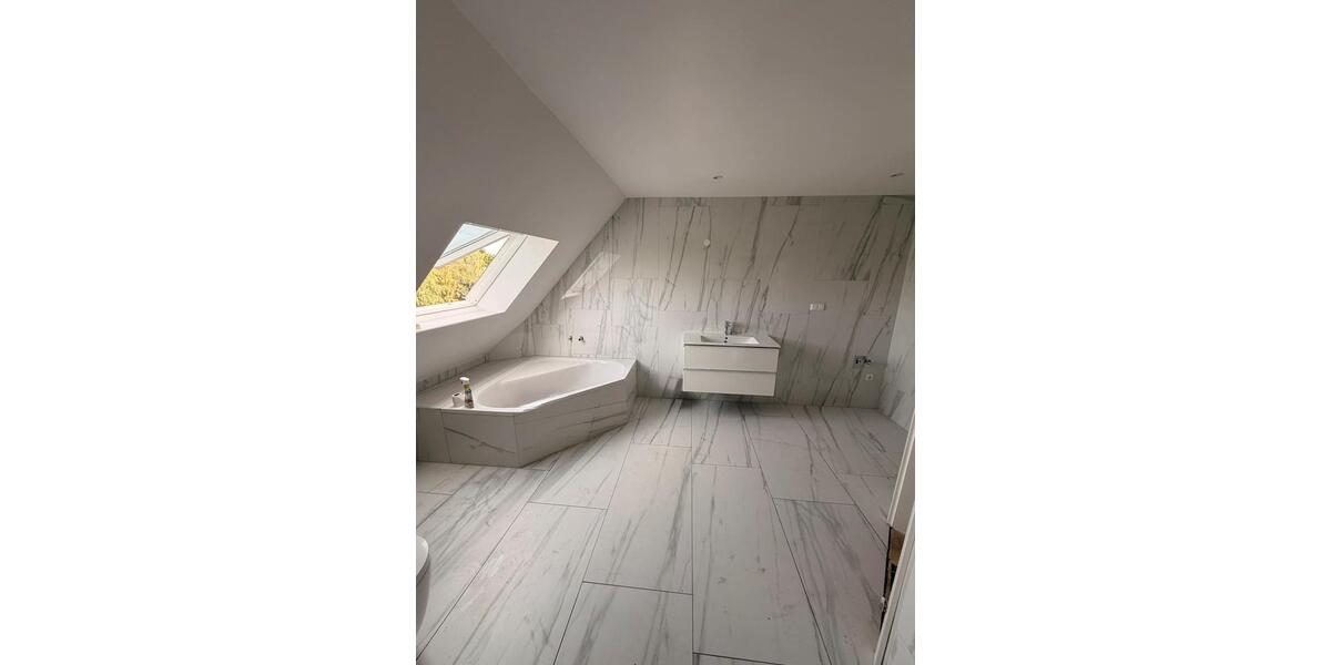Dachgeschoßwohnung Leipzig Mitte - 4 Zimmer, 125 m&sup2;, 1.500&euro; | Angebot:26664427