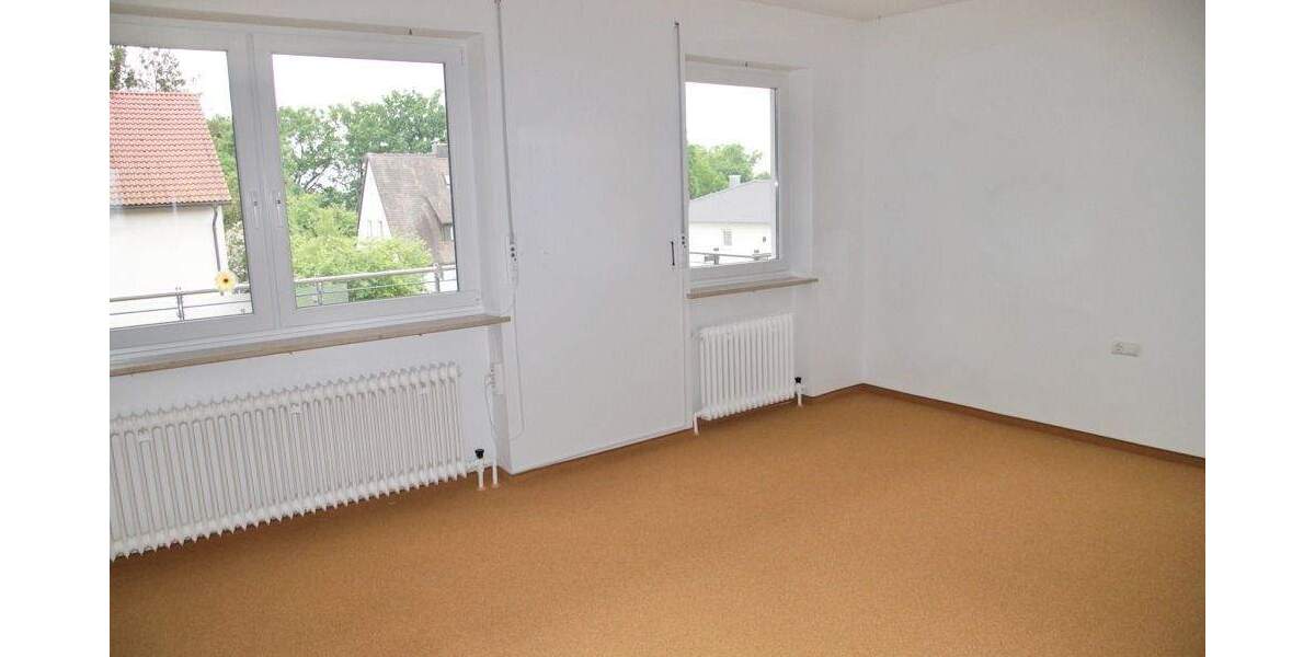 Etagenwohnung Zirndorf - 3 Zimmer, 105 m&sup2;, 1.200&euro; | Angebot:24780621