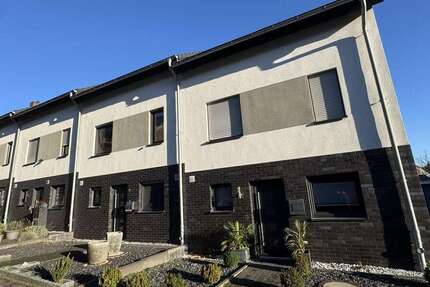 Haus zum Mieten in Mönchengladbach 1.800 € 144 m² 8 zimmer