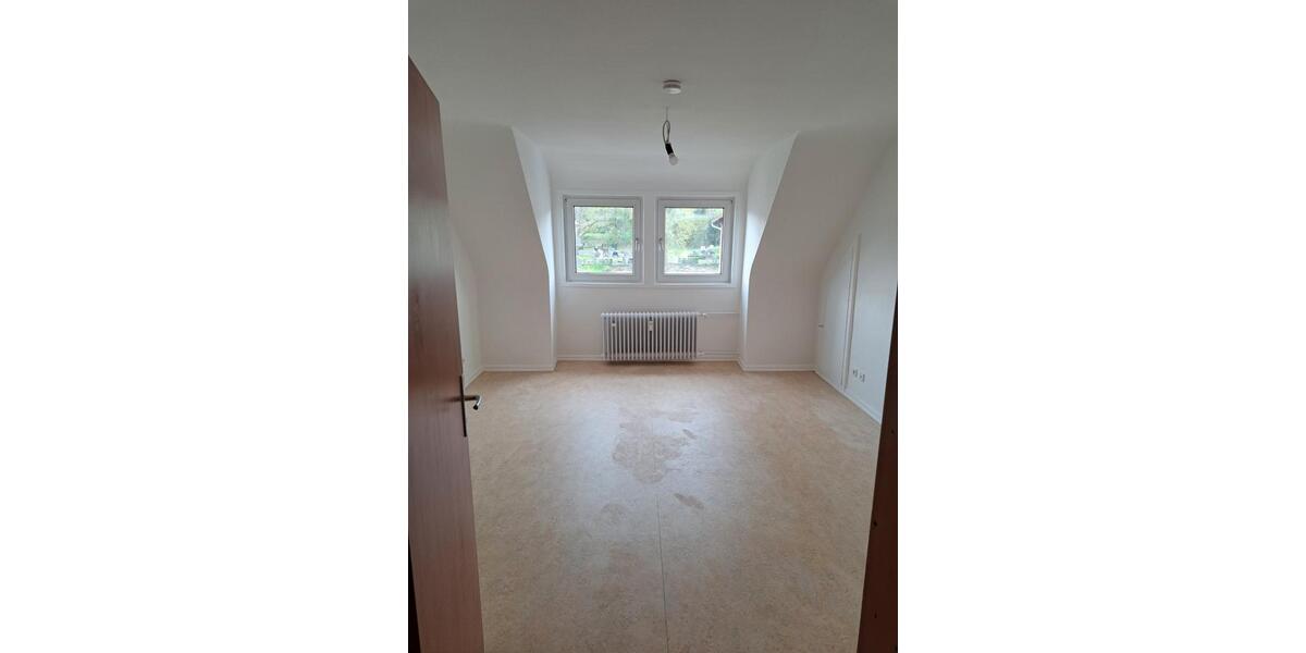 Dachgeschoßwohnung Nidda - 3 Zimmer, 82 m&sup2;, 700&euro; | Angebot:26262293