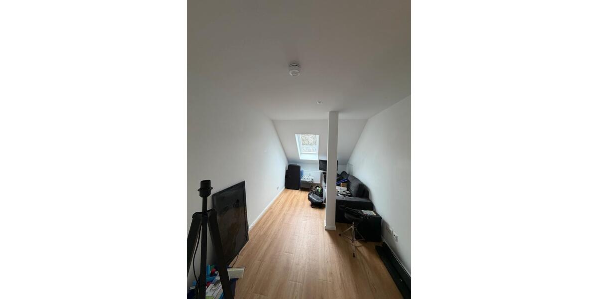 Dachgeschoßwohnung Hamburg Eidelstedt - 3 Zimmer, 55 m&sup2;, 915&euro; | Angebot:26020260