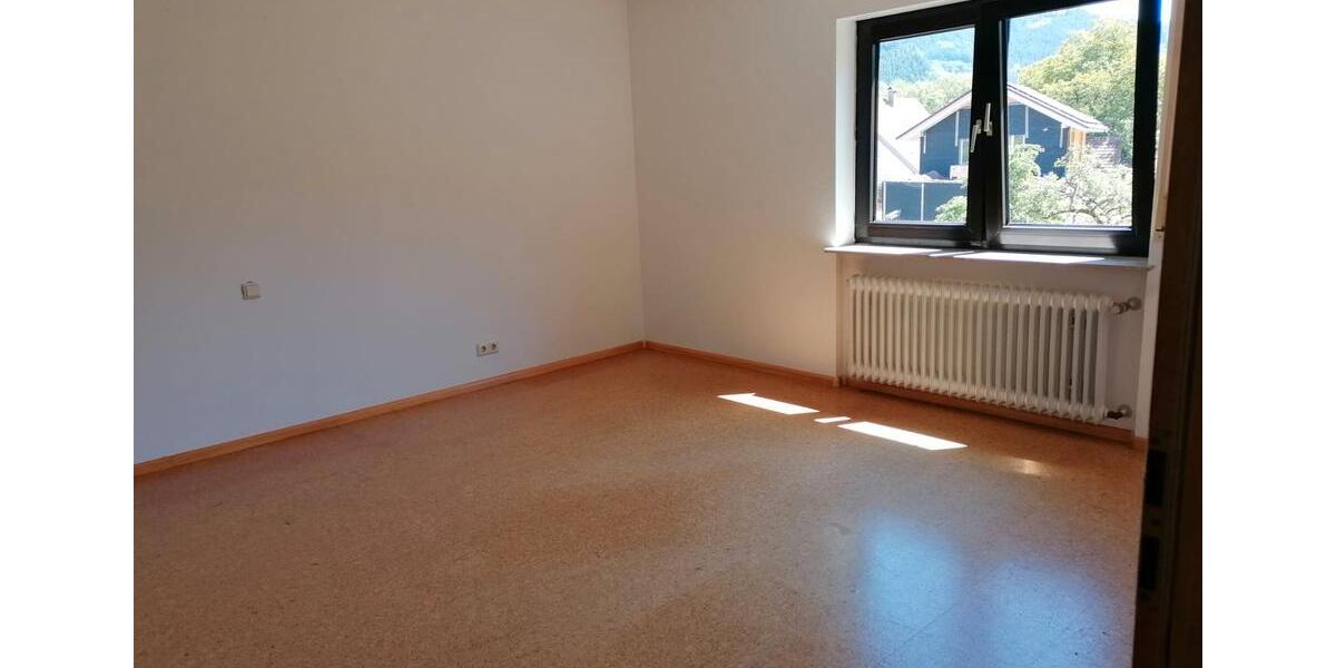 Etagenwohnung Simonswald - 3 Zimmer, 104 m&sup2;, 900&euro; | Angebot:26679219