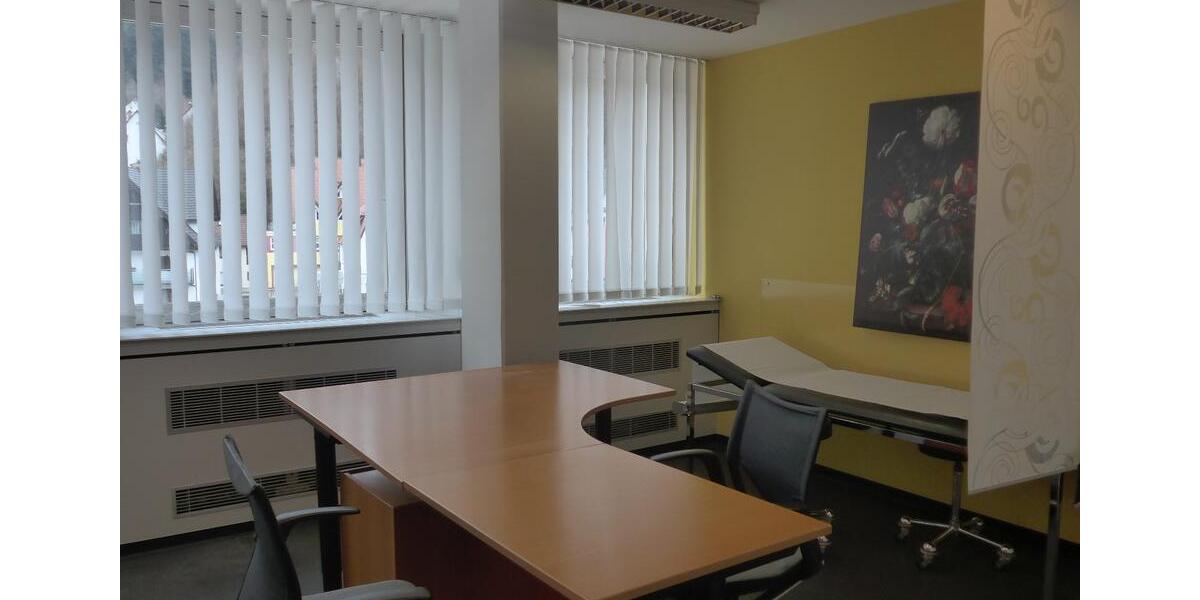 Top Lage, Top Räume, BüroPraxis in Triberg, Marktplatz zimmer