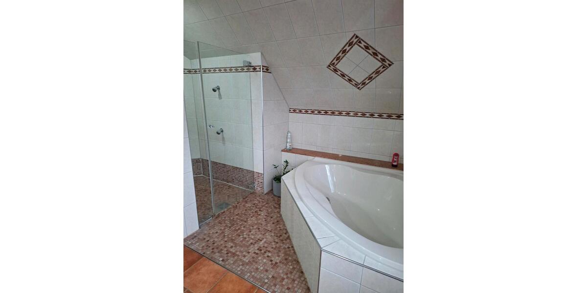 Etagenwohnung Gronau (Westfahlen) - 2 Zimmer, 120 m&sup2;, 980&euro; | Angebot:26532709