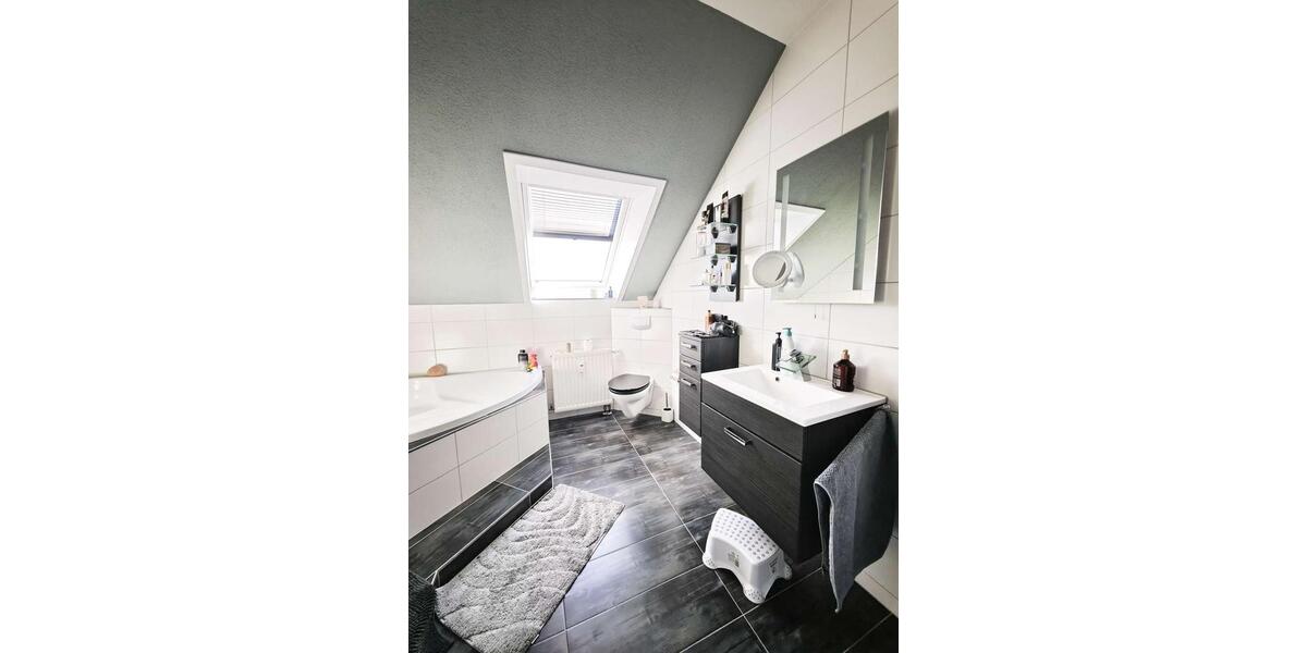 Dachgeschoßwohnung Werdau - 2 Zimmer, 56 m&sup2;, 470&euro; | Angebot:26096781