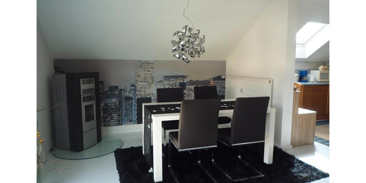 Dachgeschoßwohnung Weiden in der Oberpfalz - 3 Zimmer, 52 m&sup2;, 640&euro; | Angebot:26700369