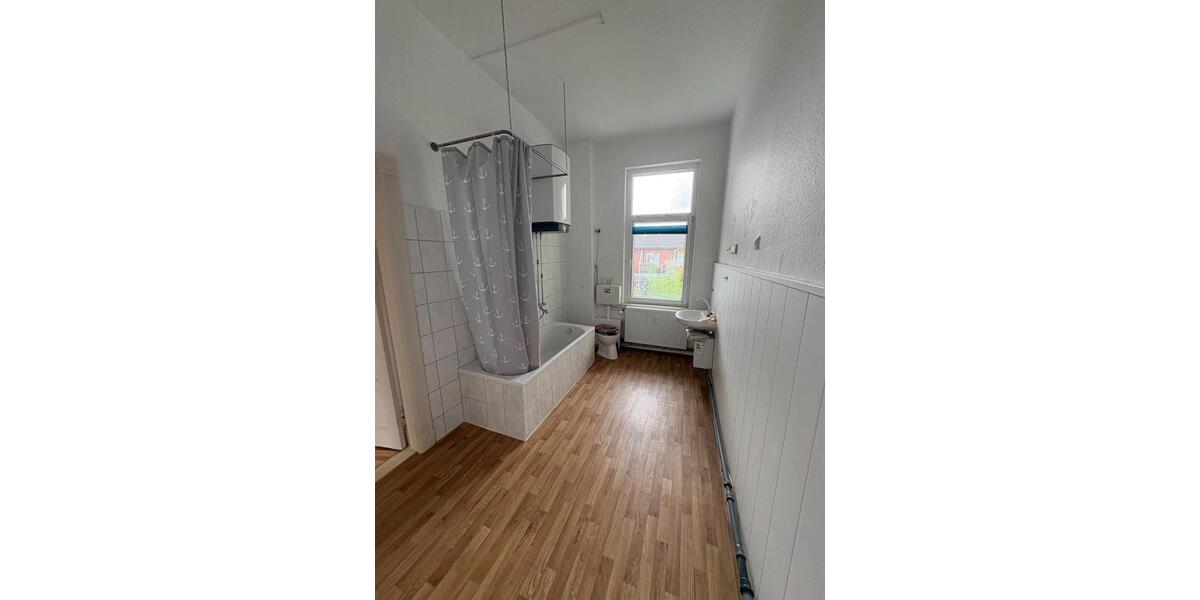 Etagenwohnung Emden - 4 Zimmer, 100 m&sup2;, 850&euro; | Angebot:26621125