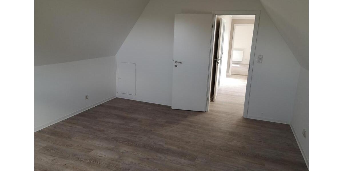 Etagenwohnung Lübeck Sankt Lorenz Nord - 5 Zimmer, 125 m&sup2;, 1.390&euro; | Angebot:26644485