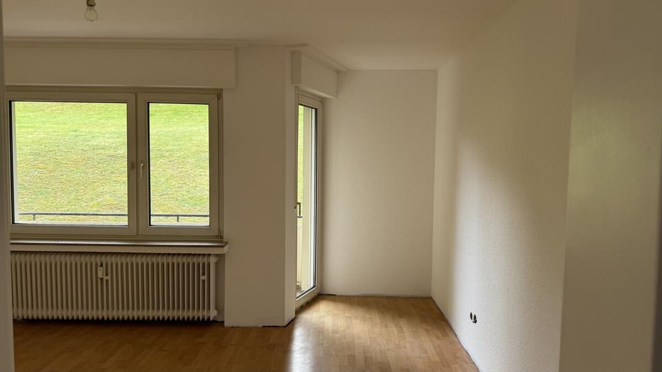 Renovierte stadtzentrale 62qm große 3 Zimmer-Wohnung im Erdgeschoss mit Balkon ab 1.11. zu vermieten