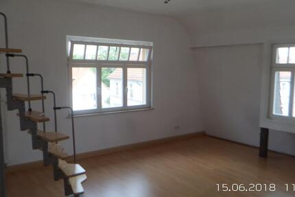 Möblierte 4-Raum-Altbauwohnung mit Balkon und Badewanne 4 zimmer