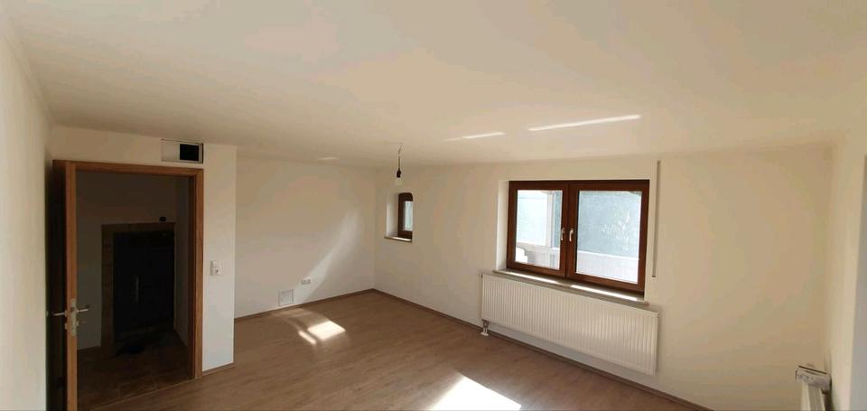 Etagenwohnung Zwiesel - 3 Zimmer, 100 m&sup2;, 800&euro; | Angebot:26327172