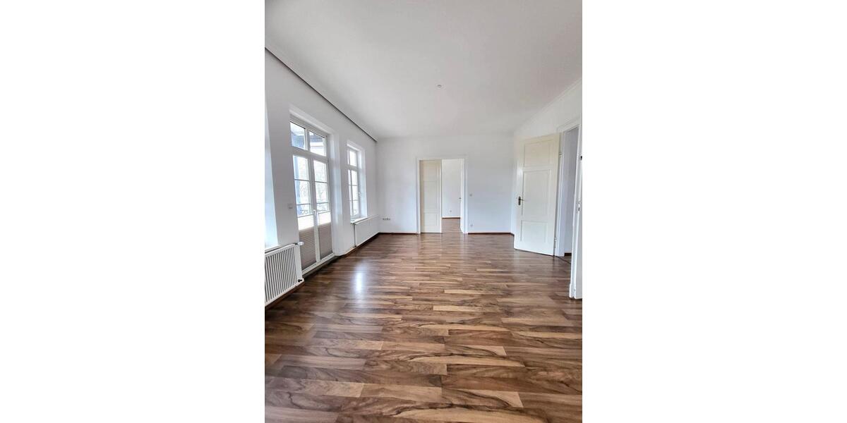 Schöne 134 qm Wohnung 4 zimmer