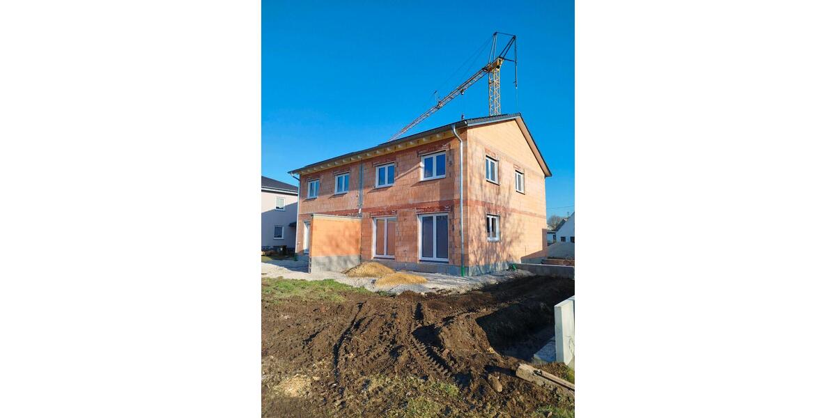 Doppelhaushälfte Wertingen - 4.5 Zimmer, 124 m&sup2;, 1.700&euro; | Angebot:24733397