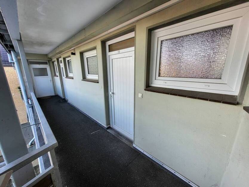 Nähe Uni: Zentrale 1 Zimmer-Wohnung mit Balkon in 23562 Lübeck - St. Jürgen, Ratzeburger Allee