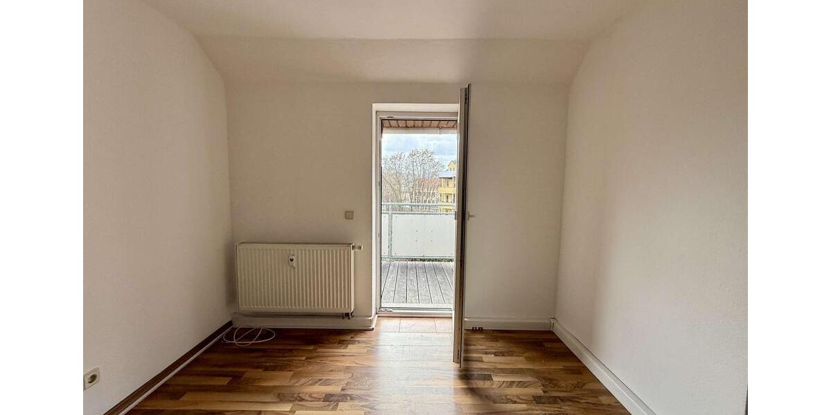 Etagenwohnung Döbeln - 4 Zimmer, 121 m&sup2;, 800&euro; | Angebot:26183314