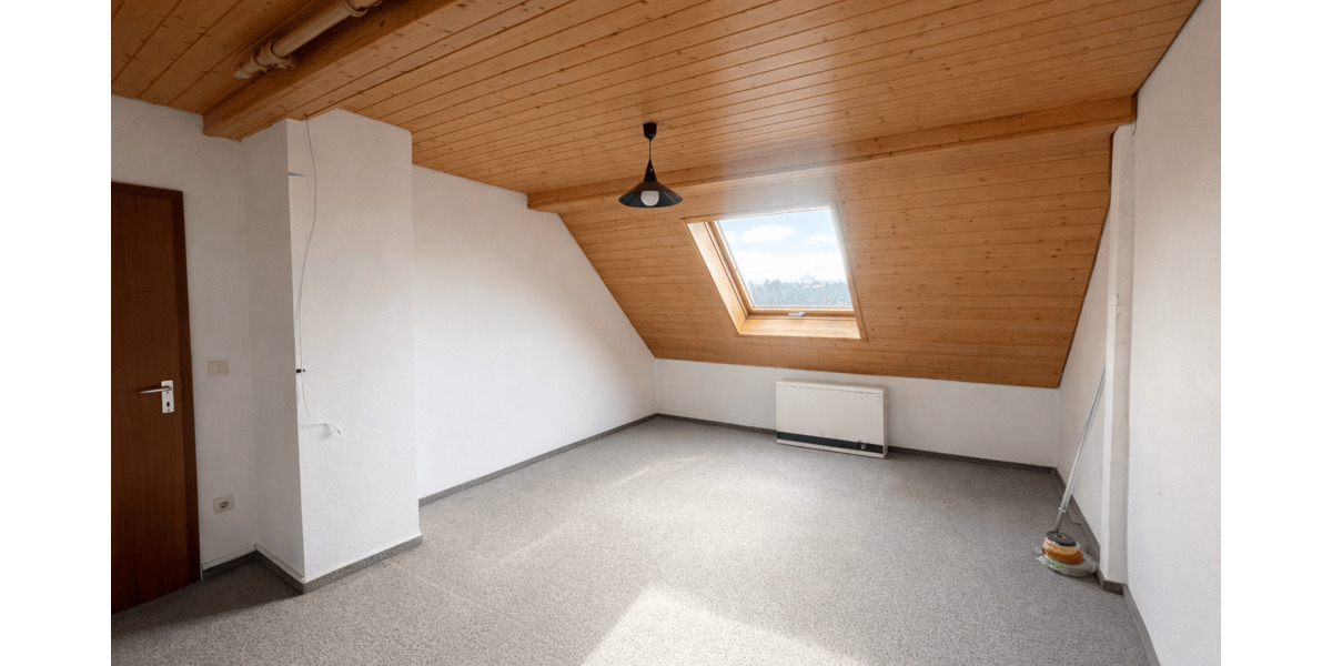 Etagenwohnung Pforzheim Brötzingen - 6 Zimmer, 130 m&sup2;, 1.600&euro; | Angebot:26659502