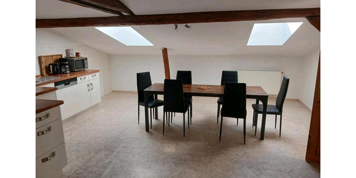 Dachgeschoßwohnung Waren (Müritz) - 3 Zimmer, 160 m&sup2;, 720&euro; | Angebot:25988395