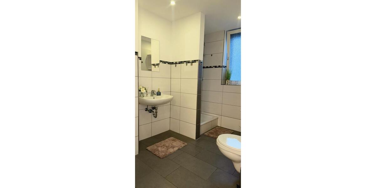 Erdgeschoßwohnung Hochheim am Main - 4 Zimmer, 80 m&sup2;, 100&euro; | Angebot:24703218