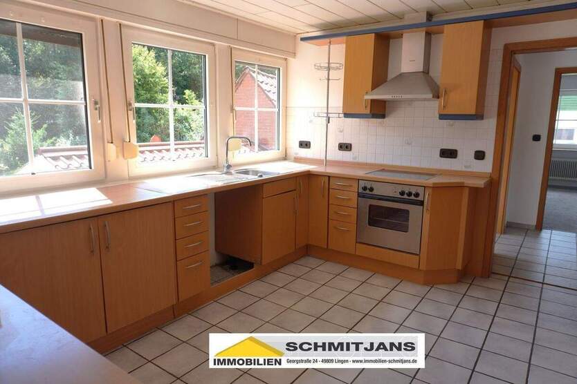 Großzügige 4 Zimmer Dachgeschoss Wohnung mit großem Süd-Balkon im Zweifamilienhaus 4 zimmer