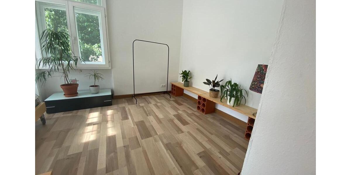Erdgeschoßwohnung Coburg - 7 Zimmer, 180 m&sup2;, 1.290&euro; | Angebot:26427240