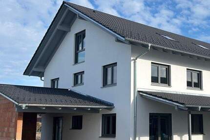 Haus Ampfing - 5 Zimmer, 151 m&sup2;, 1.900&euro; | Angebot:25111099