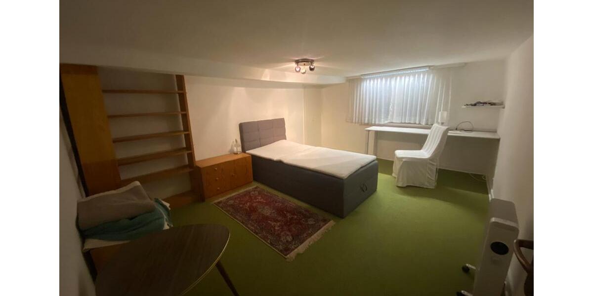 Etagenwohnung Neukirchen - 3 Zimmer, 230 m&sup2;, 850&euro; | Angebot:25991900