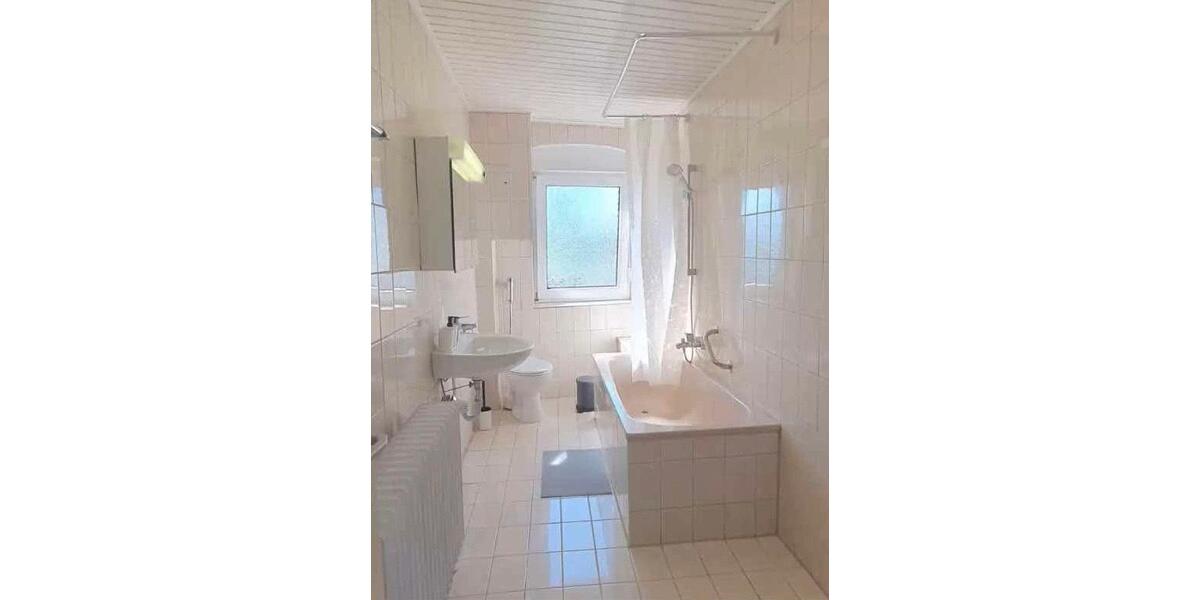 Etagenwohnung Karlsruhe Hagsfeld - 6 Zimmer, 140 m&sup2;, 2.700&euro; | Angebot:26498662