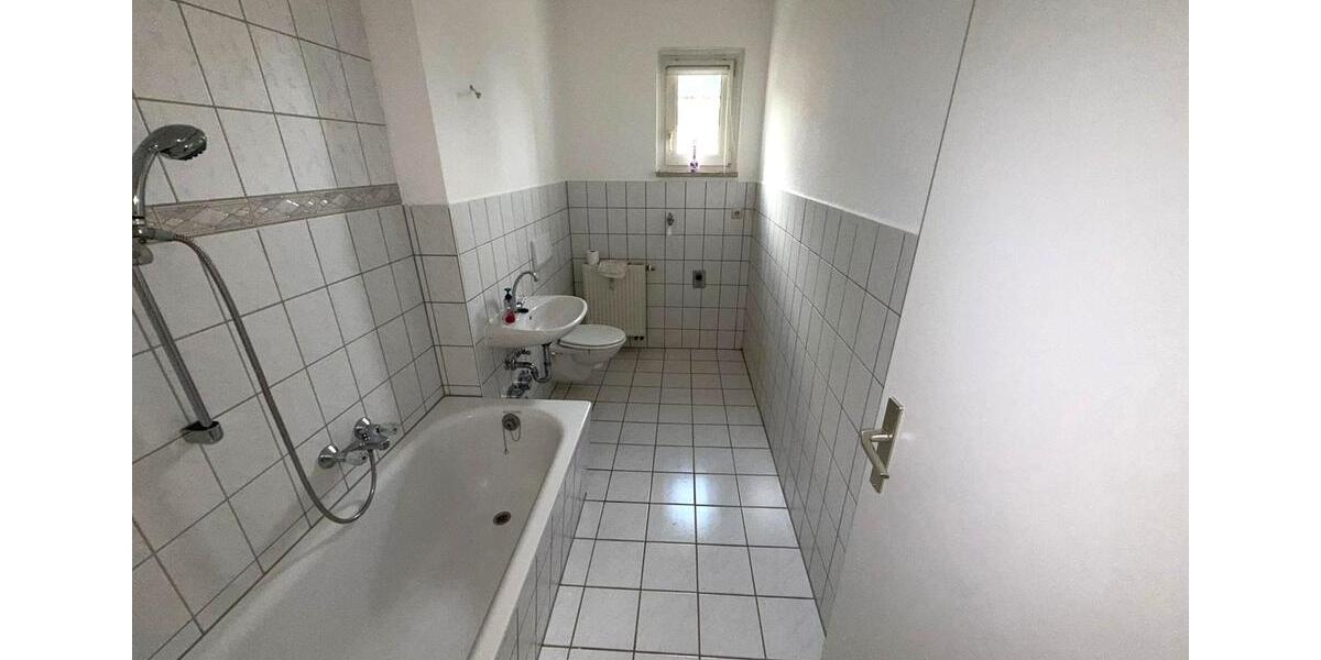 Etagenwohnung Plauen - 1 Zimmer, 39 m&sup2;, 240&euro; | Angebot:25303869