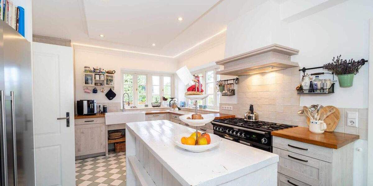 Einfamilienhaus Timmendorfer Strand - 6 Zimmer, 220 m&sup2;, 3.600&euro; | Angebot:24810300