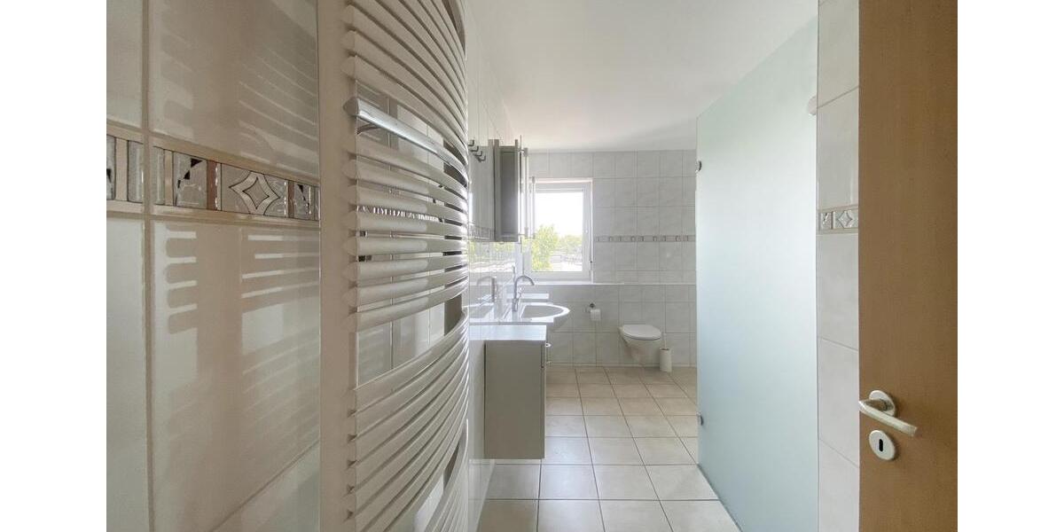 Dachgeschoßwohnung Speyer - 3 Zimmer, 116 m&sup2;, 1.400&euro; | Angebot:26615972