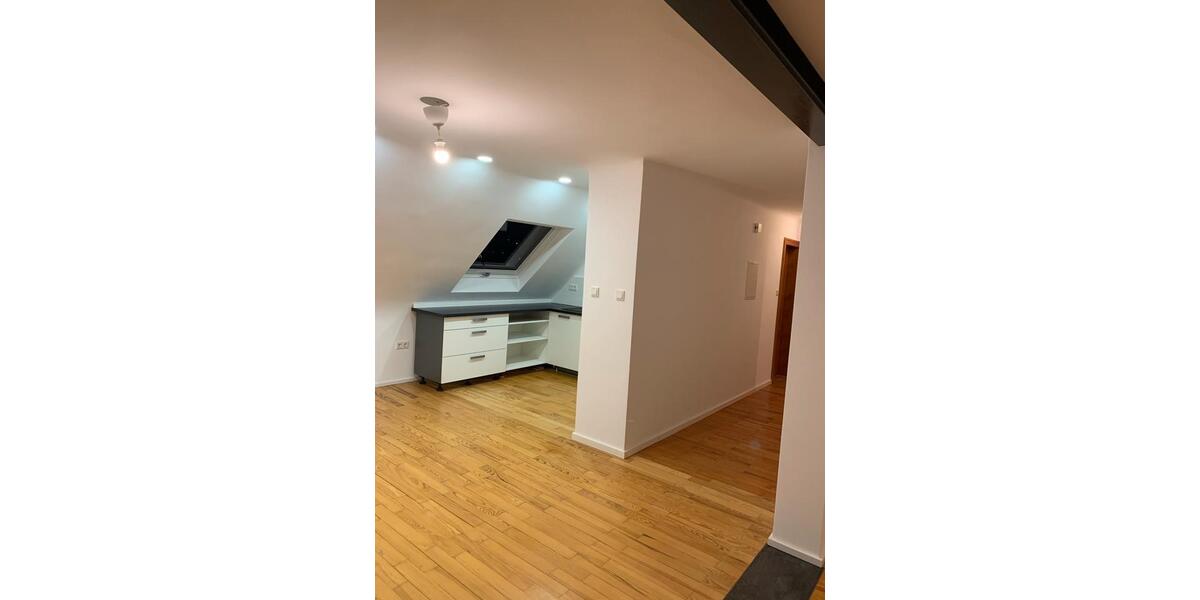 Dachgeschoßwohnung Lebach - 2 Zimmer, 63 m&sup2;, 550&euro; | Angebot:25975905