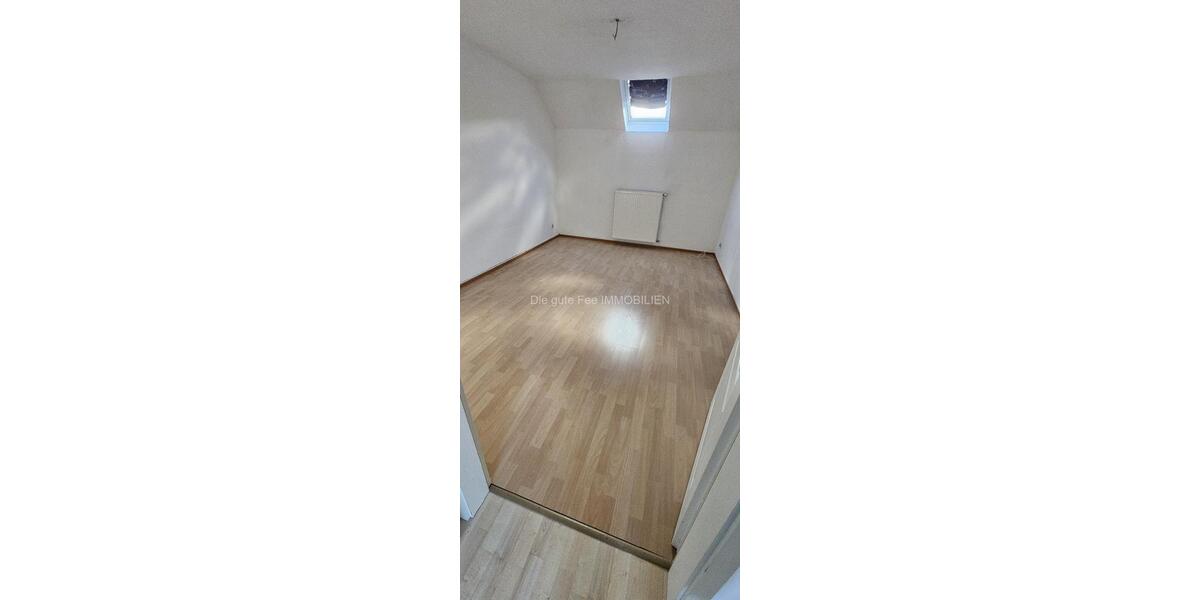 Dachgeschoßwohnung Mehring - 4 Zimmer, 93 m&sup2;, 890&euro; | Angebot:24522913