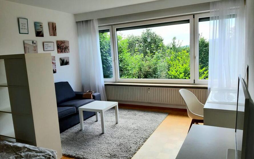 grosses löffelfertiges WG-Zimmer mit Internet, TV, Gästeküche, Doppelbett, BadWc-Mitbenützung, Waschmaschine, Trockner