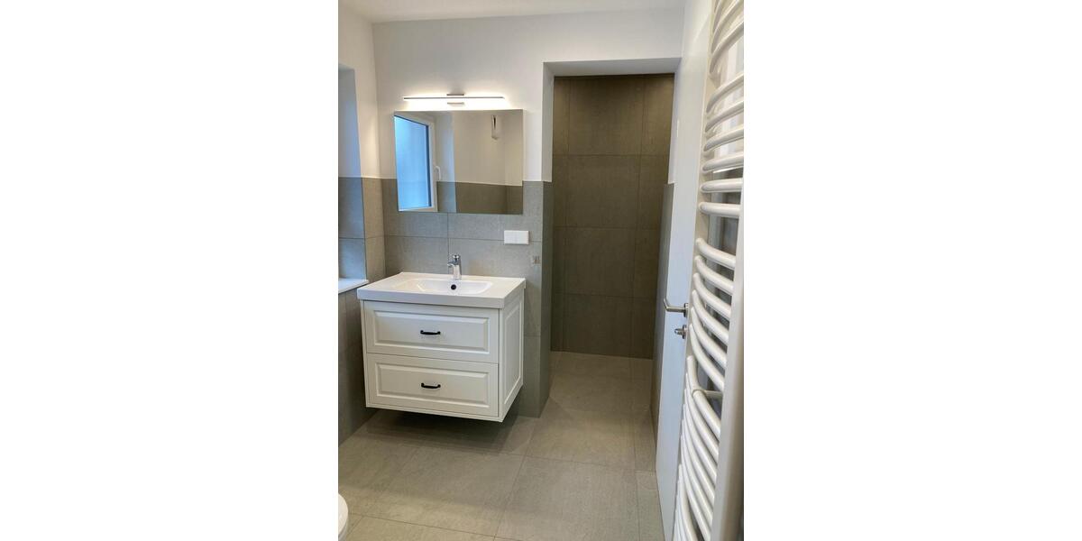 Kernsanierte 7‑Zimmer Maisonette-Wohnung in Spielberg mit Garten 7 zimmer