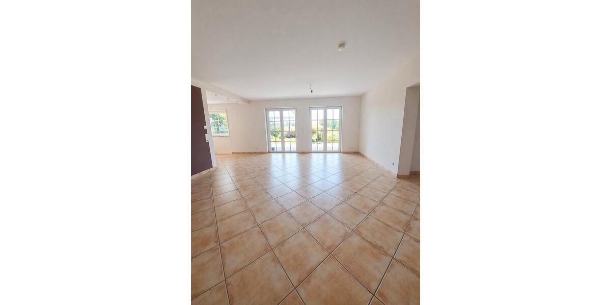 Erdgeschoßwohnung Eppelborn - 5 Zimmer, 120 m&sup2;, 980&euro; | Angebot:26285115