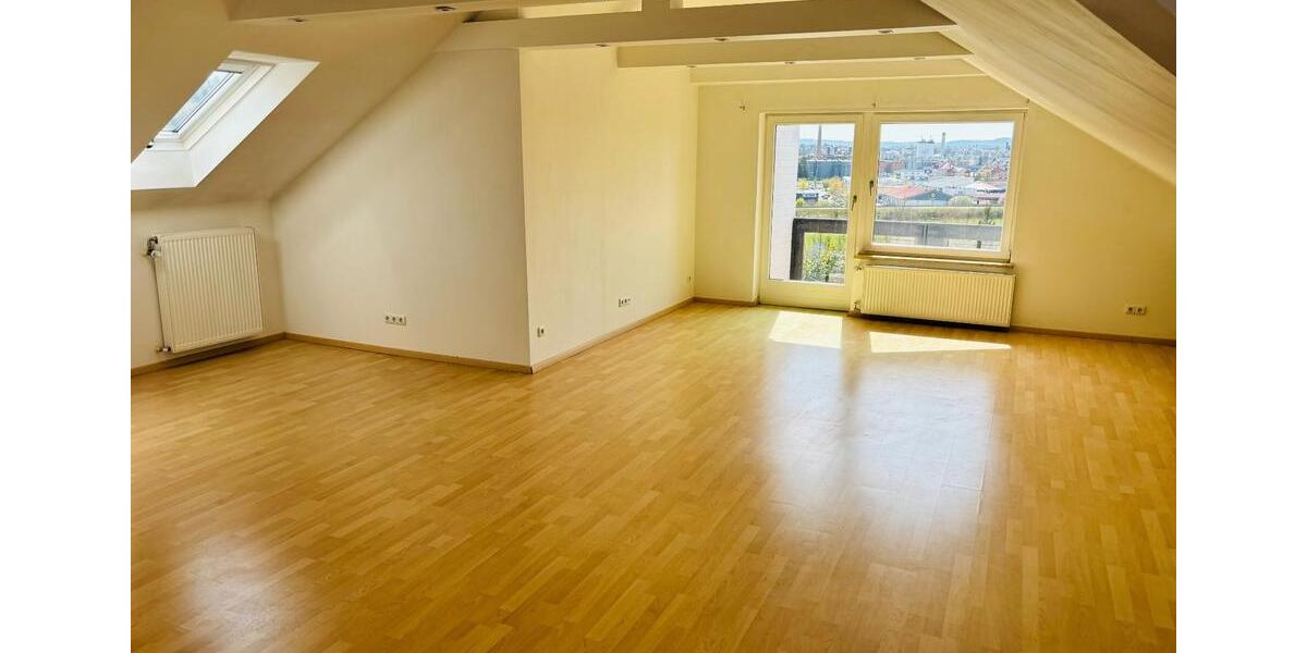 Dachgeschoßwohnung Kulmbach Blaich - 4 Zimmer, 165 m&sup2;, 1.300&euro; | Angebot:26413696