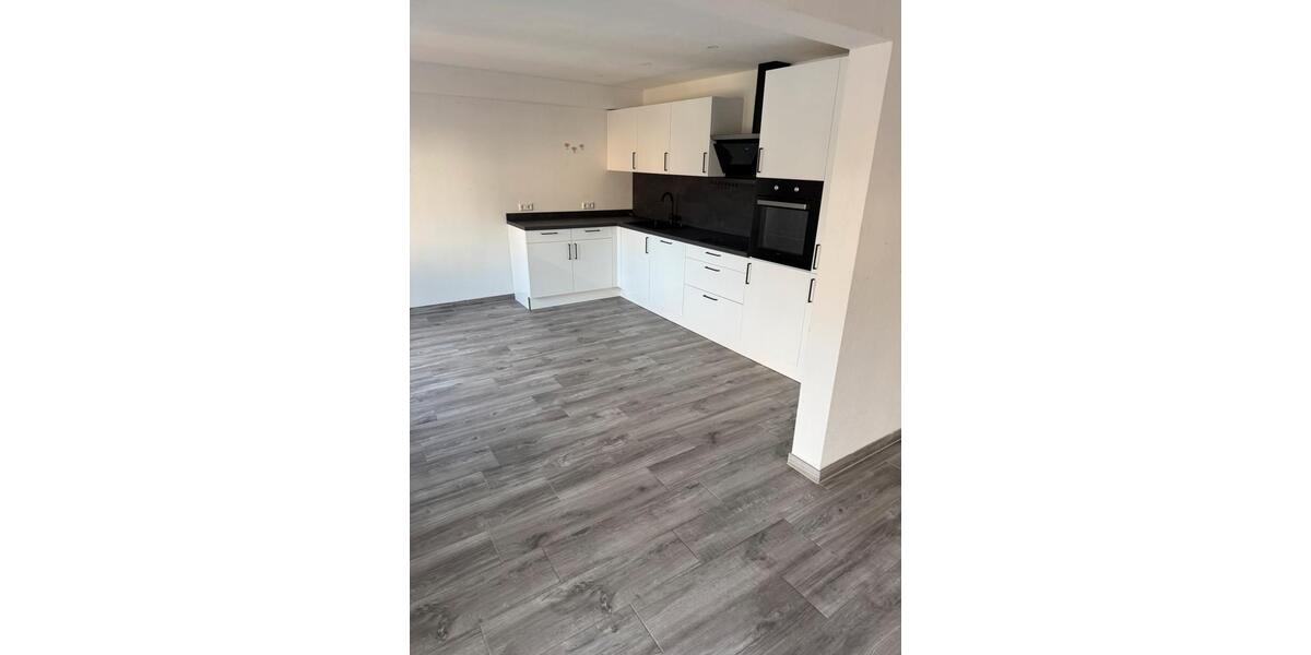 Erdgeschoßwohnung Villingen-Schwenningen Schwenningen - 4 Zimmer, 128 m&sup2;, 1.500&euro; | Angebot:26006377