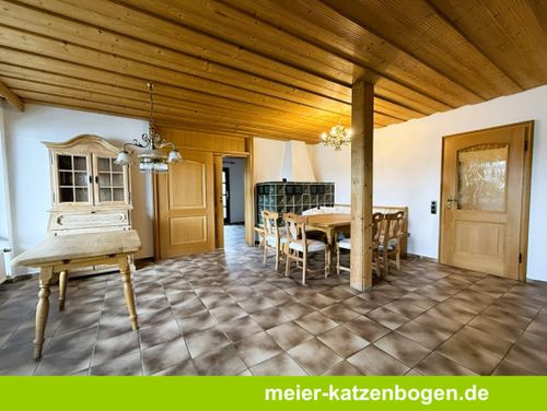 Dachgeschoßwohnung Wettstetten - 4 Zimmer, 180 m&sup2;, 1.440&euro; | Angebot:23847372