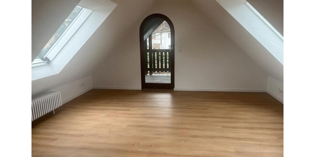 Dachgeschoßwohnung Blumberg - 2 Zimmer, 75 m&sup2;, 600&euro; | Angebot:26639171