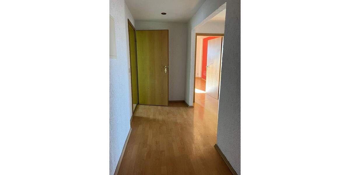 Etagenwohnung Pegau - 3 Zimmer, 115 m&sup2;, 695&euro; | Angebot:25736873