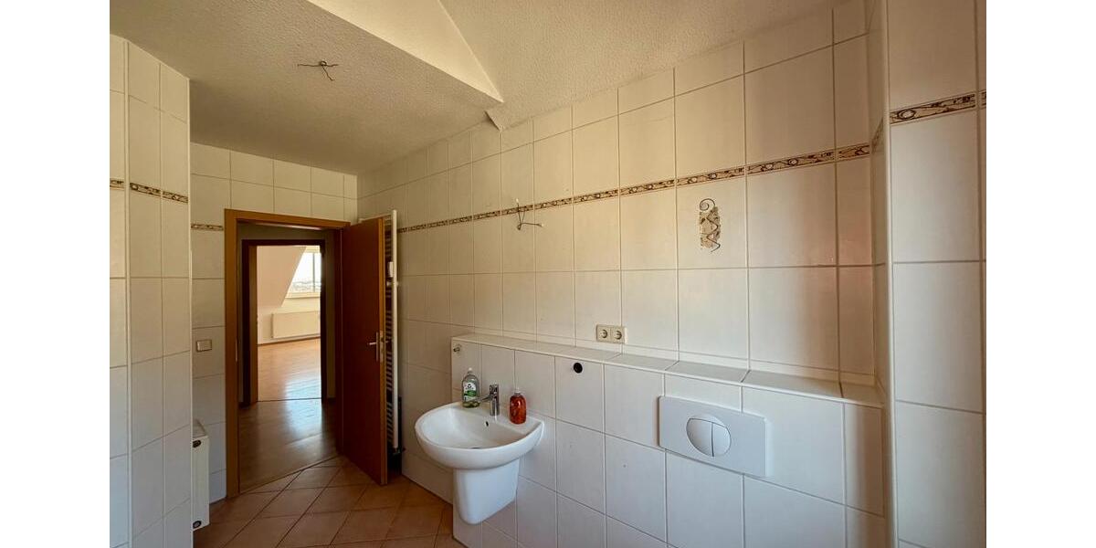 Dachgeschoßwohnung Weißenfels - 2 Zimmer, 60 m&sup2;, 420&euro; | Angebot:26635033