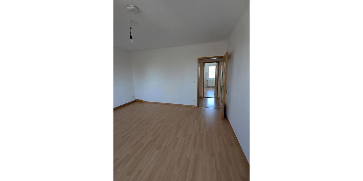 Etagenwohnung Apolda - 2 Zimmer, 55 m&sup2;, 350&euro; | Angebot:25046436
