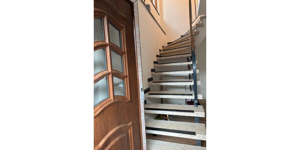 Einfamilienhaus Biedenkopf - 5 Zimmer, 120 m&sup2;, 1.700&euro; | Angebot:26199677