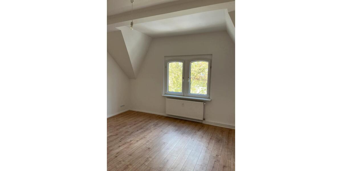 Dachgeschoßwohnung Zeitz - 2 Zimmer, 75 m&sup2;, 831&euro; | Angebot:24640630