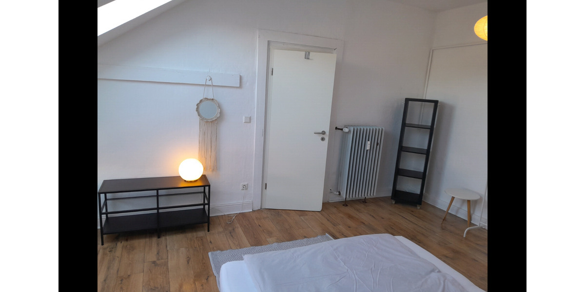 Dachgeschoßwohnung Mönchengladbach - 1 Zimmer, 20 m&sup2;, 450&euro; | Angebot:24717290